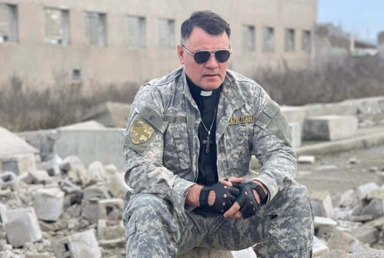 Допоможіть команді Геннадія Мохненко рятувати маріупольців